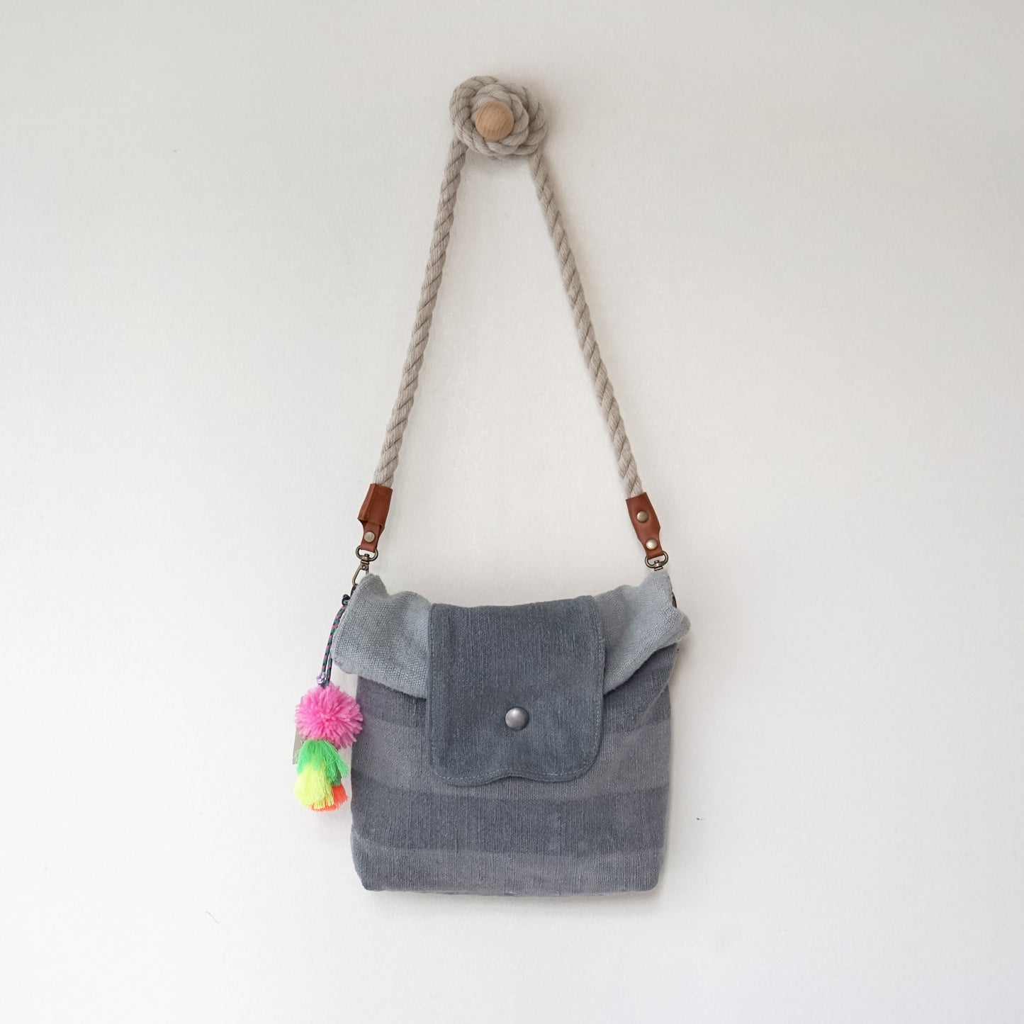 Hemp cross bag - blue gray