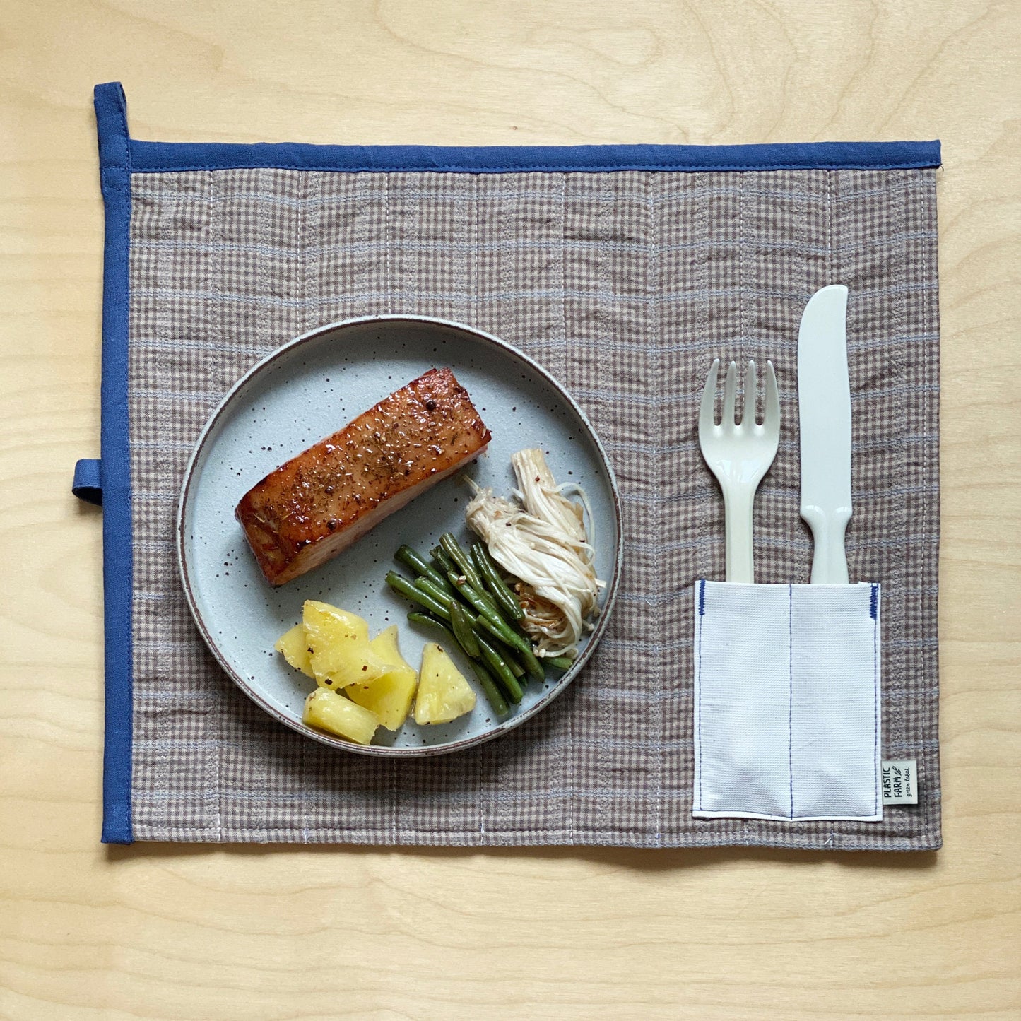 Cutlery pocket & Table mat