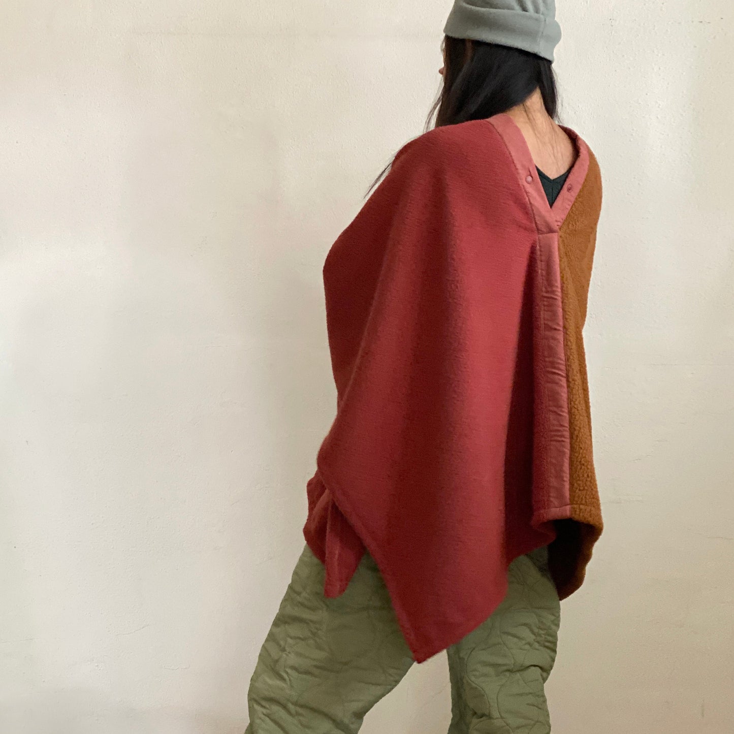 Flying Poncho blanket - Indian red